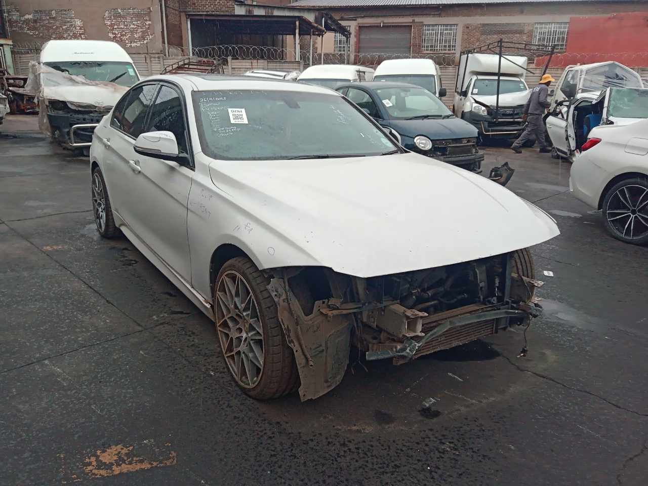 2012-bmw-320i-a-t-f30-gobid-johannesburg-whywkchg