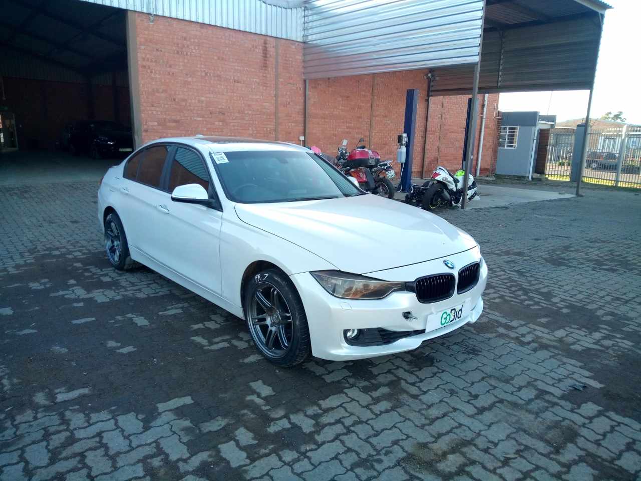 2013-bmw-3-series-f30-gobid-bloemfontein-bjtnyyqb