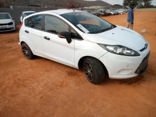 2012 FORD FIESTA 1.4i AMBIENTE 5Dr White