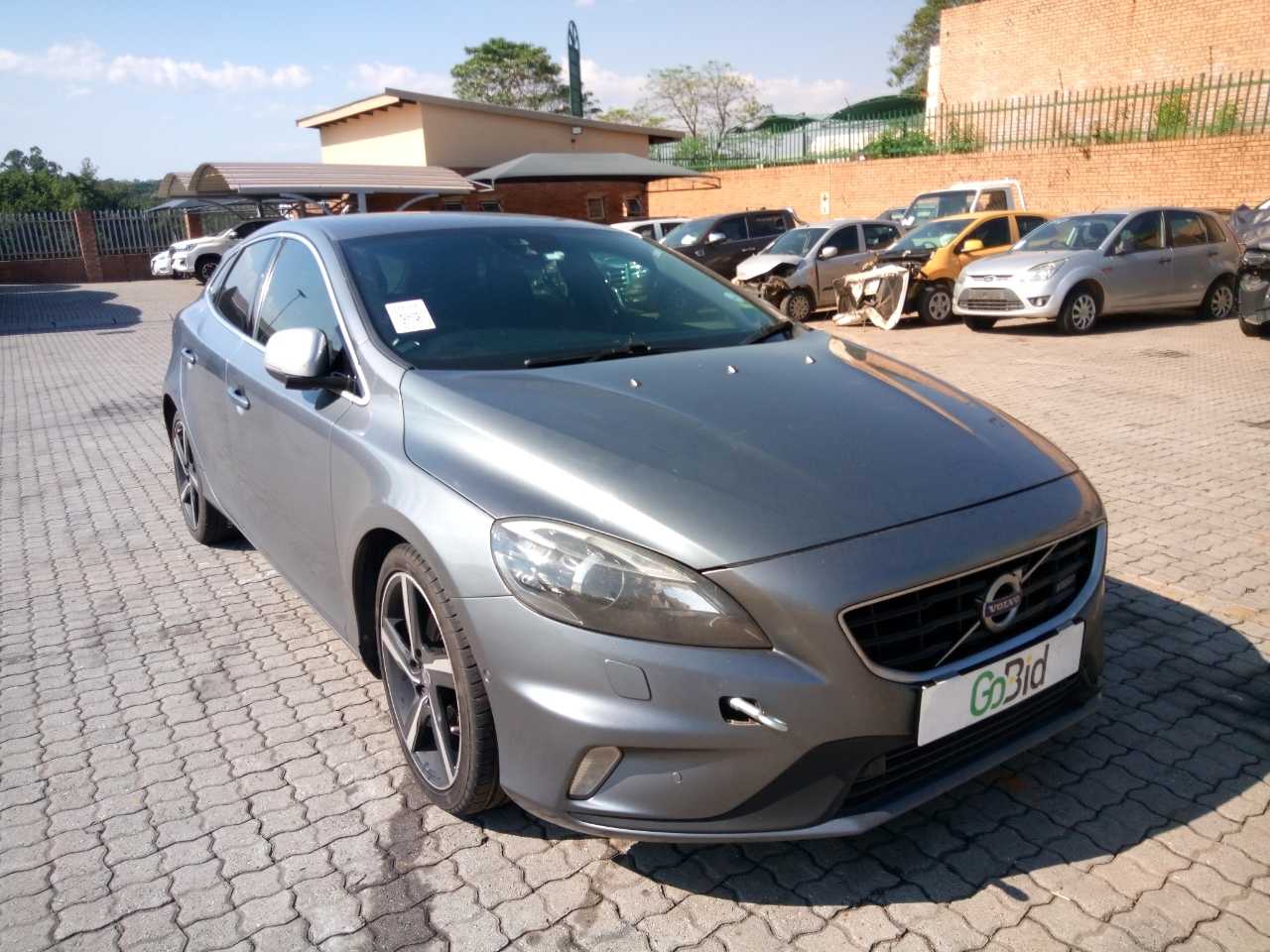 2015 VOLVO V40 T3 ESSENTIAL, GoBid Mbombela, SMPDPO3D