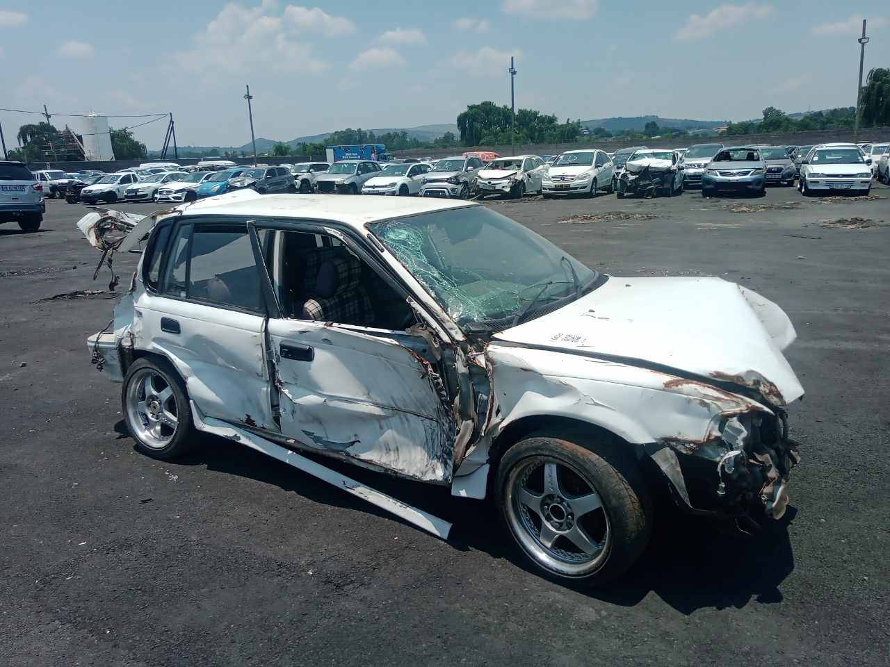 1999 TOYOTA CONQUEST 130 SPORT, GoBid Johannesburg South, VGWQ7GII