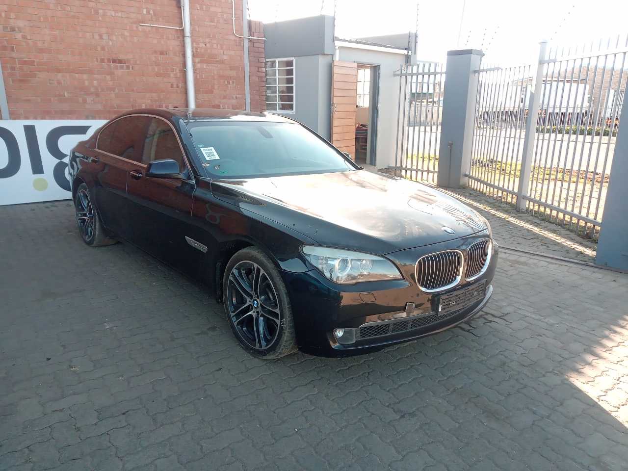 2012 BMW 750i (F01)