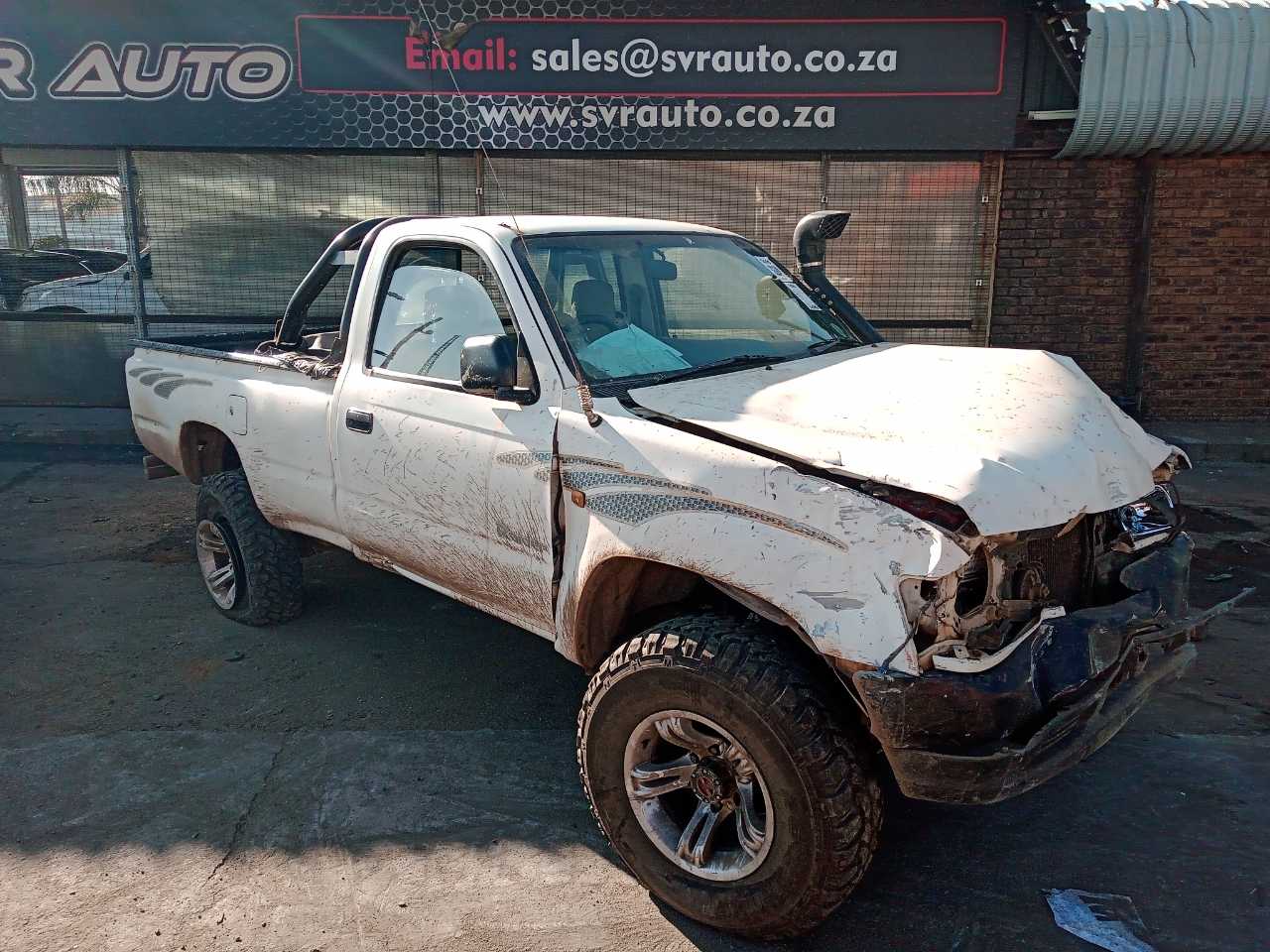 2004 TOYOTA HILUX 3.0DE 4X4 P/U S/C